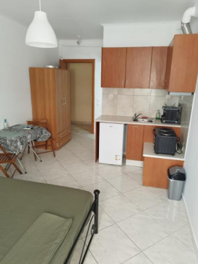 Small apartment in the heart of Piraeus! Notara 43